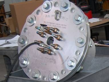 Flange test rig with bolted blind flange and pressure fittings