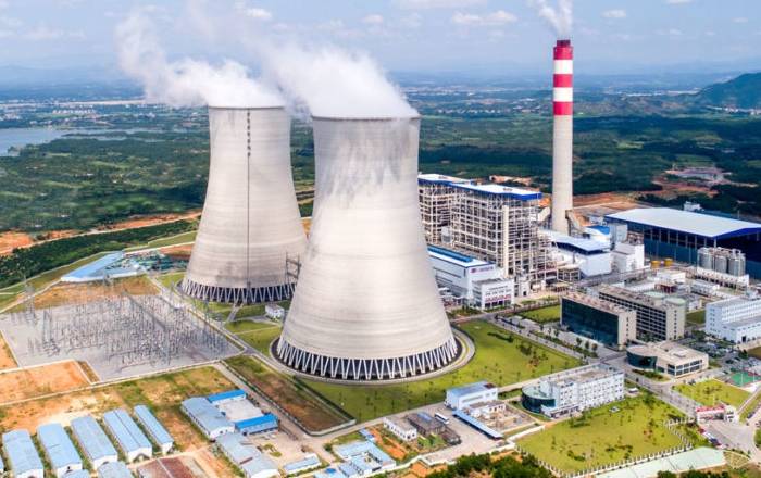 Power plant using condenser tubes and IBR-approved pipe